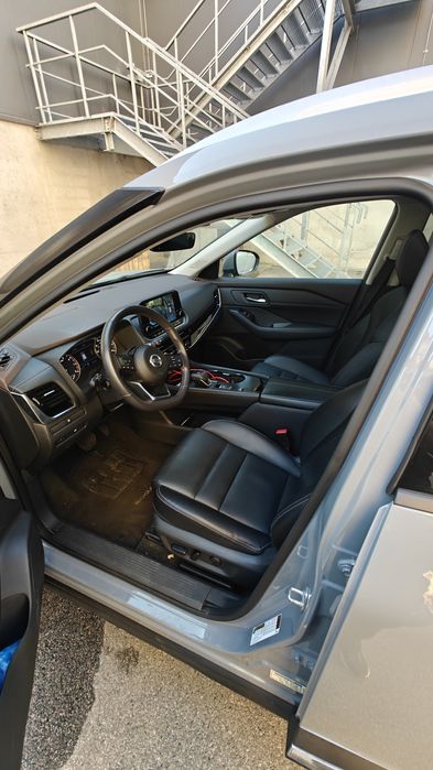 Машина Nissan Rogue 2022