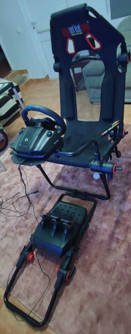 Cockpit e volante Logitec G923 e pedais