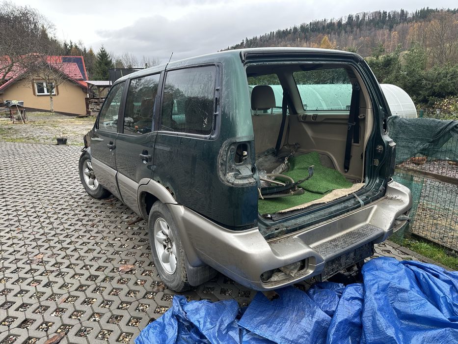 Nissan terrano 2 2.7tdi  na części lub w całości