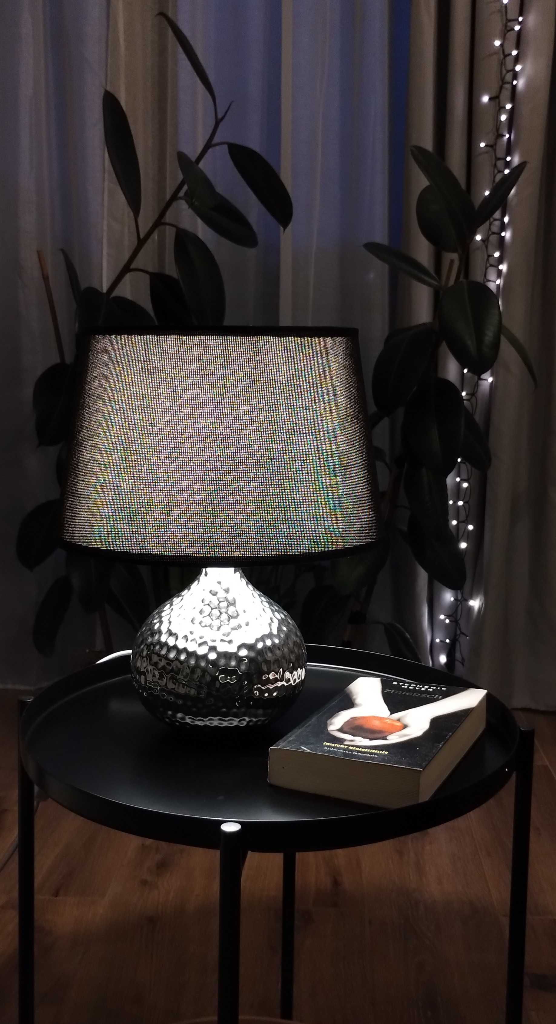 Lampa stojąca, glamour, ceramiczna, srebrna z czarnym abażurem - 38cm