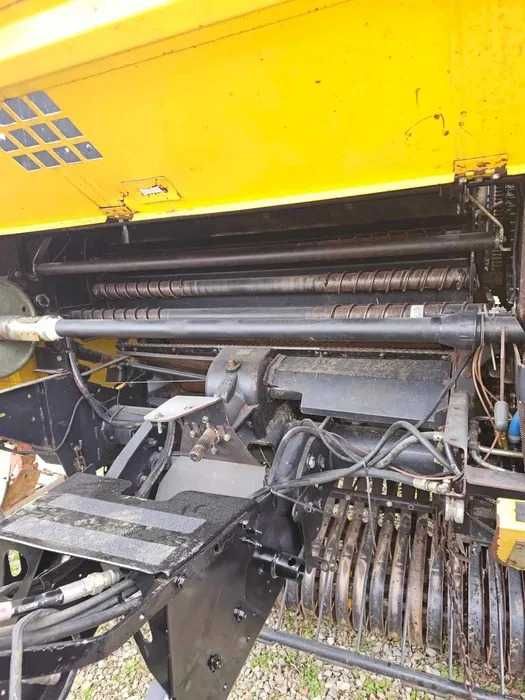 Prasa belująca NEW HOLLAND BR 750A