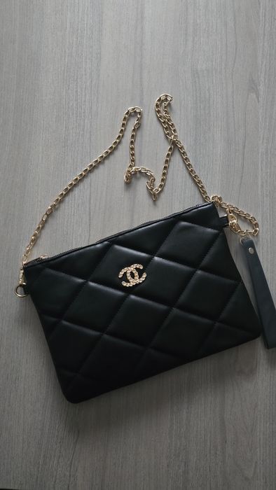 Torebka kopertówka na łańcuszku