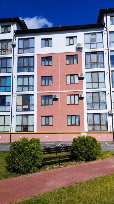 )( Продаж дворівневої квартири