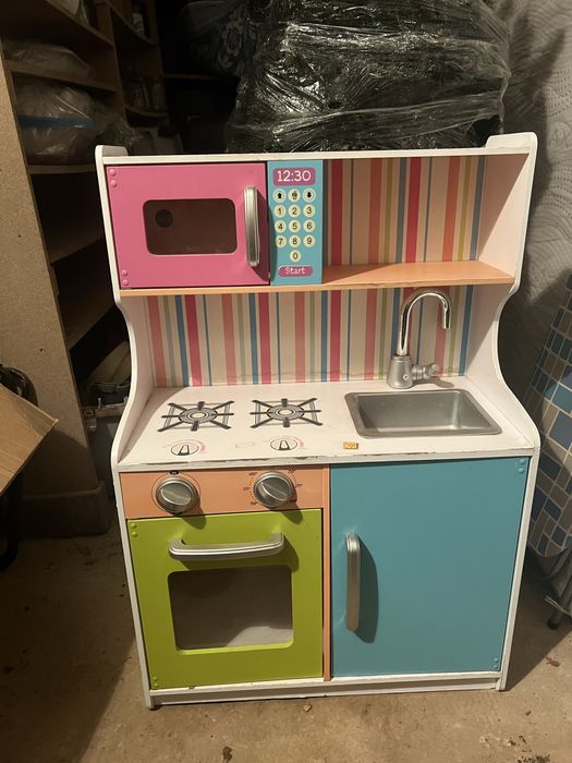 Дитяча іграшкова кухня