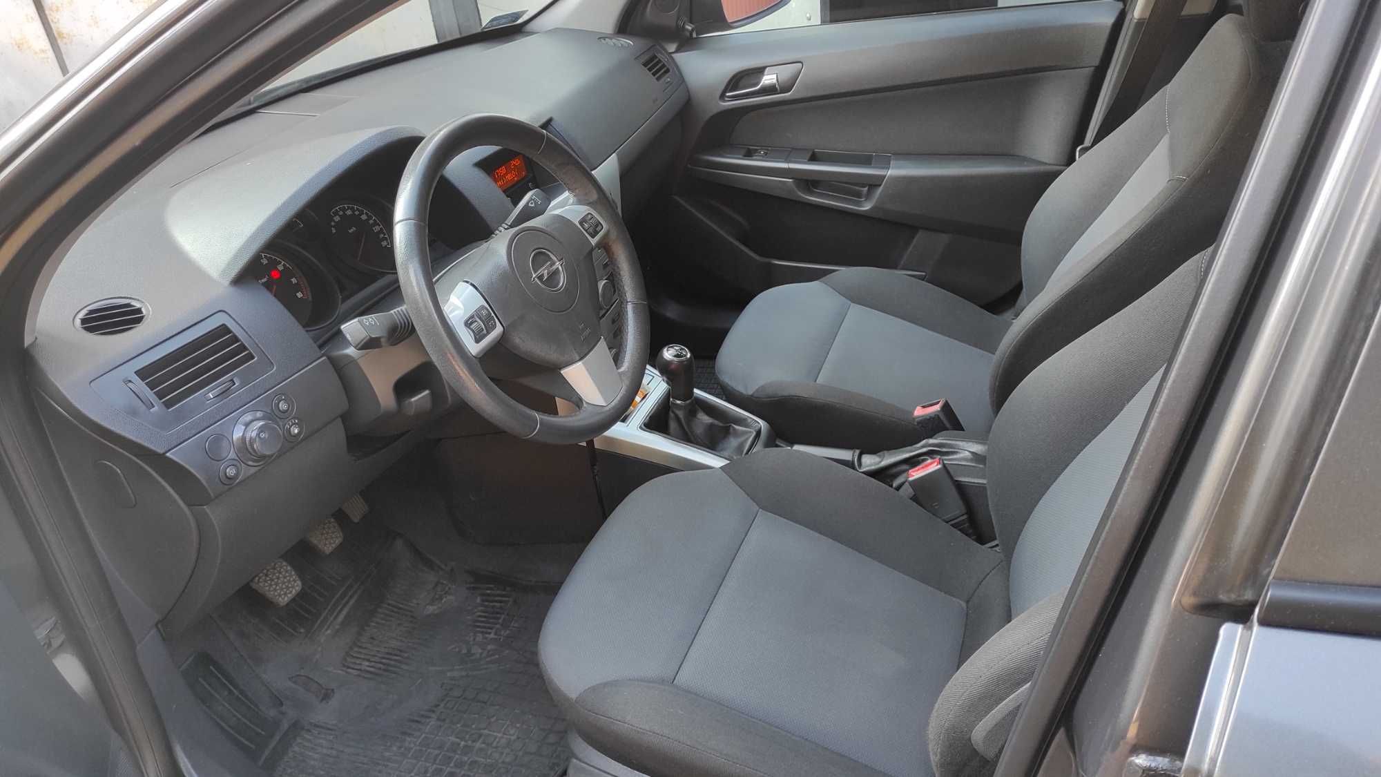 Opel Astra H, 1 właściciel salon Polska, bezwypadk. serwis. garażowany