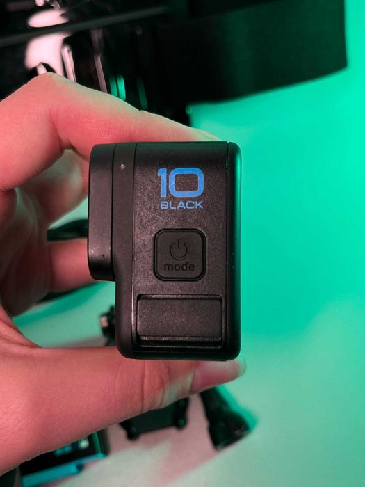 Екшн-камера GoPro Hero 10 в хорошому стані