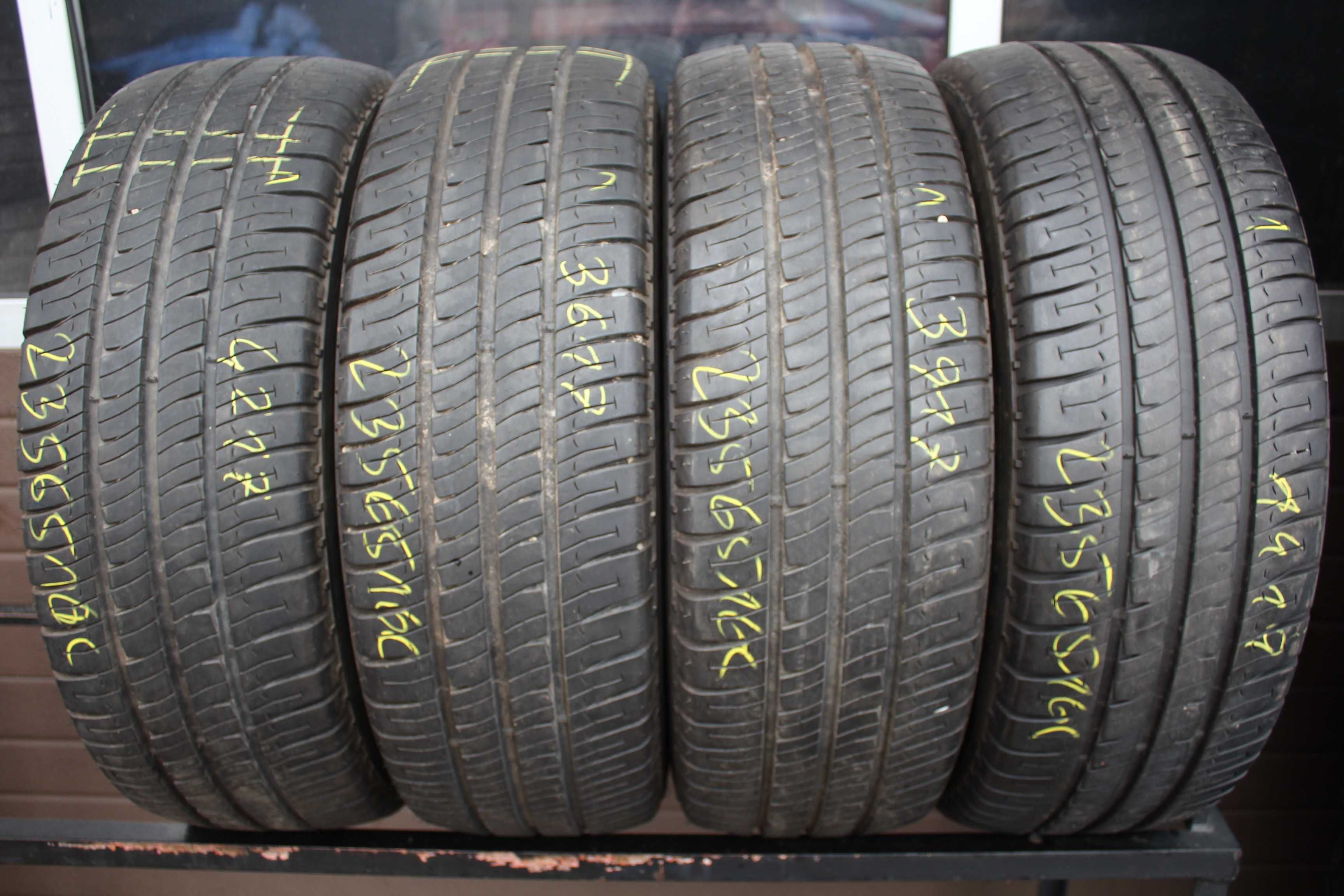 235 65 R16C Michelin Agilis