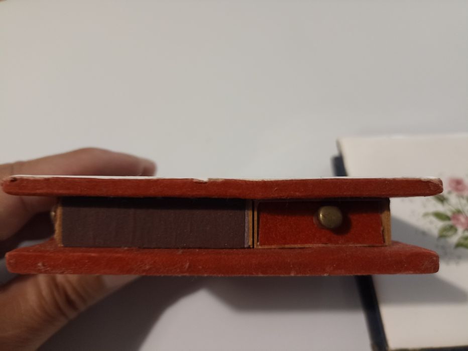 Artesanato feito com azulejos