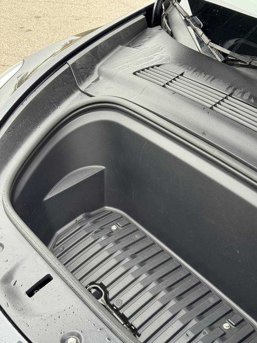 Tesla model Y Perfomance dual motor long Range AWD 82 kwH