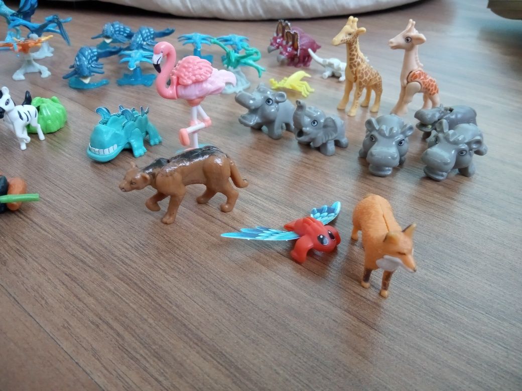 Figurki Kinder niespodzianka zwierzęta dinozaury zoo na sztuki