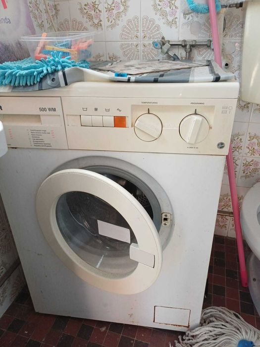 Máquina de lavar roupa antiga