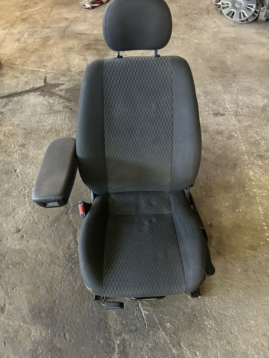 Fotel kierowcy lewy podlokietnik opel zafira