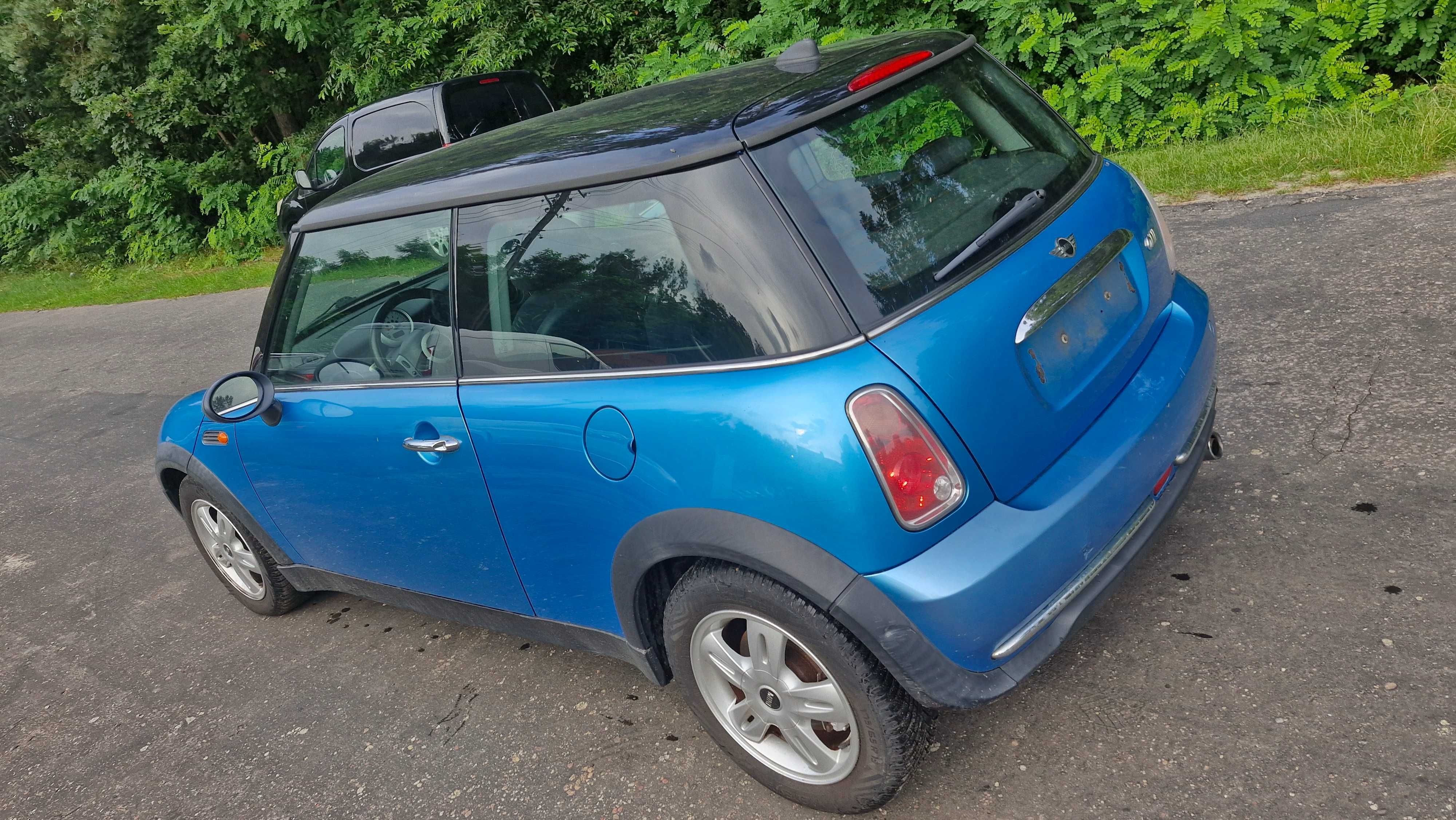 Mini Cooper  1.6 bez rdzy śliczny