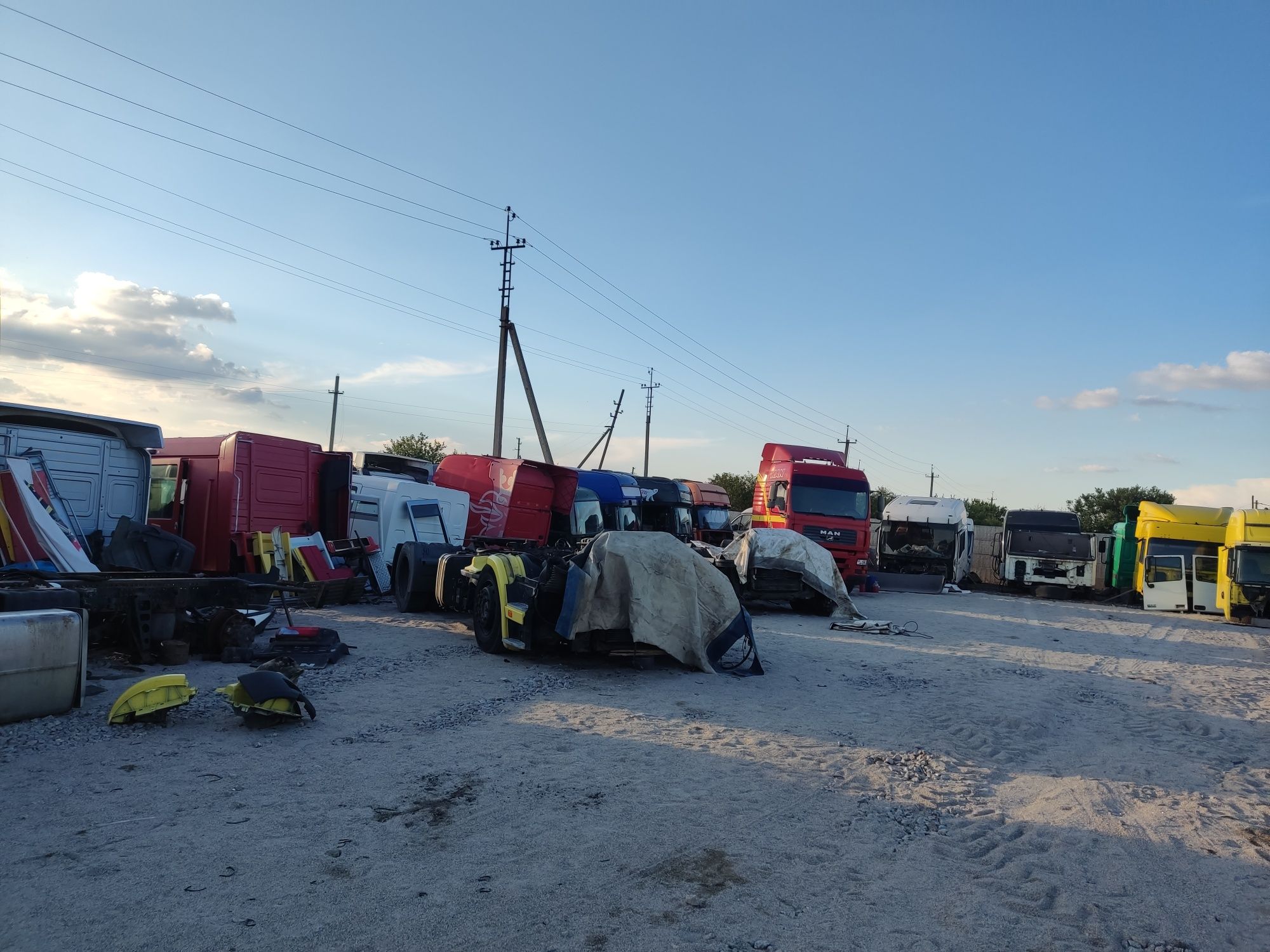 Шрот вантажних автомобілів. Разборка Daf Man Iveco Scania VolVo Renaul