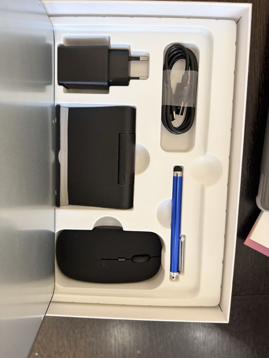 Планшет Besttab A 20 2 в1