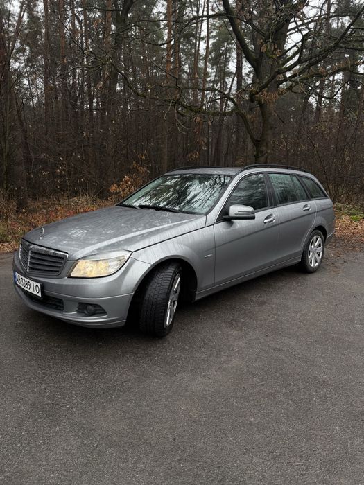 Mercedes Benz 2011 рік