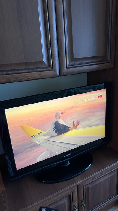 Телевізор Samsung 73,5 на 48