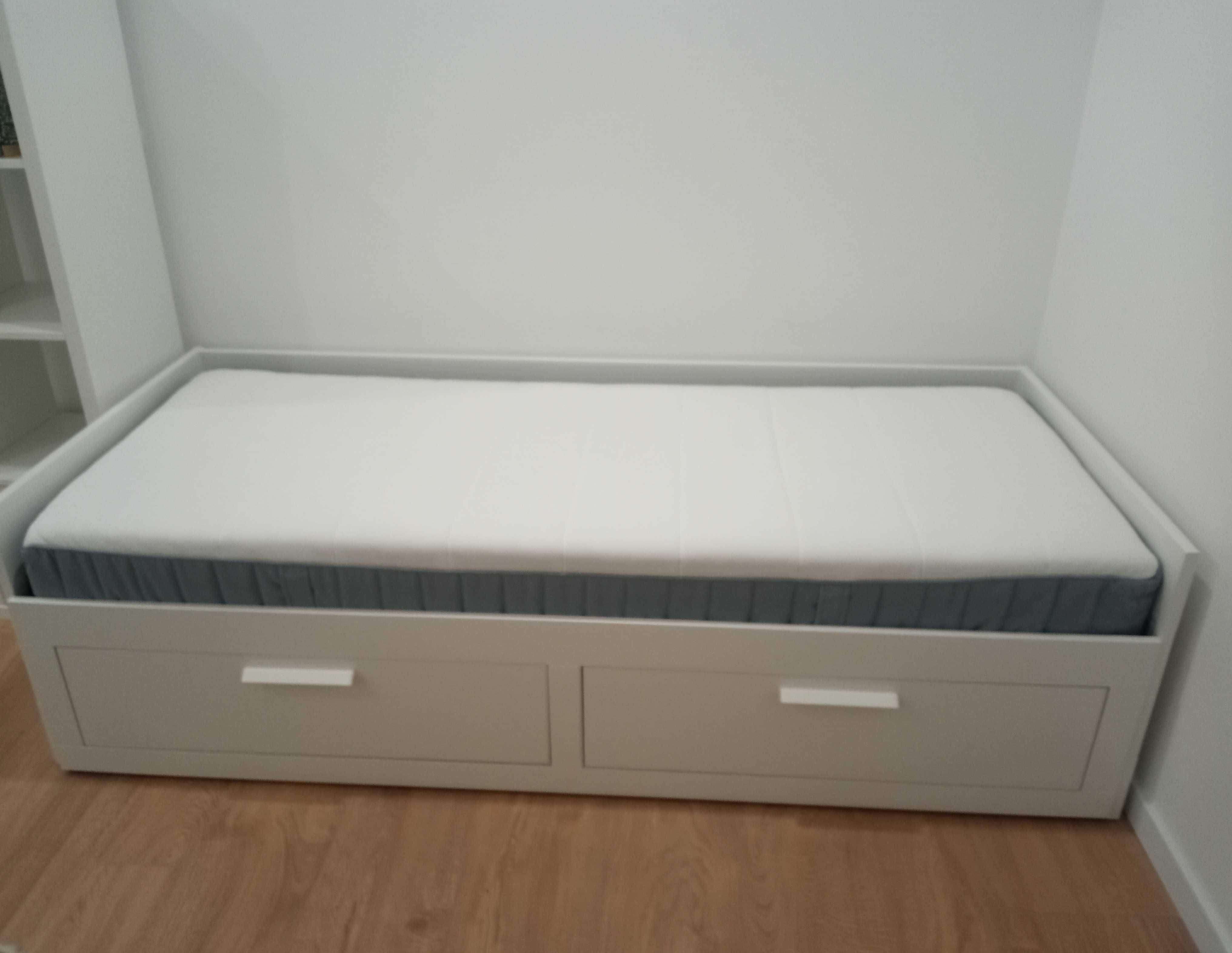 Cama Brimnes IKEA ( como nova)