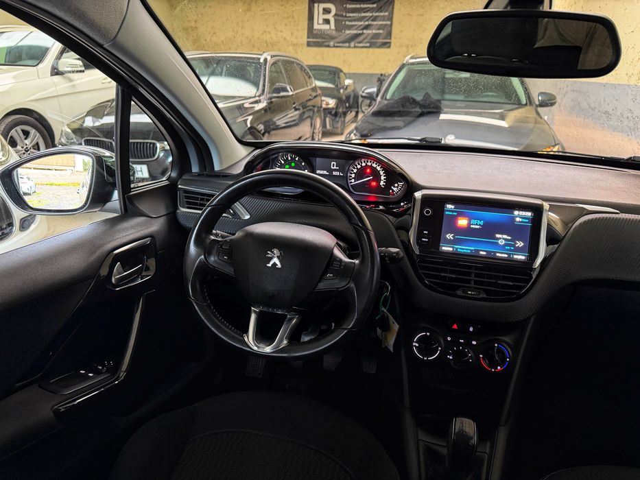 Peugeot 208 1.2 VTI Style - Desde 130€ Mês