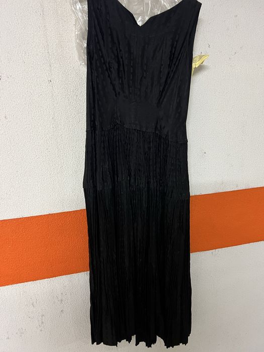 Vestido anos 50 em seda com pregas