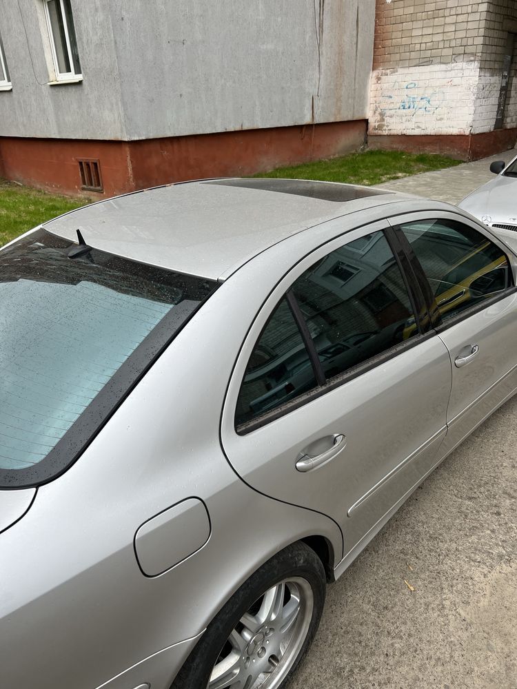 Mercedes e320 w211 avangard