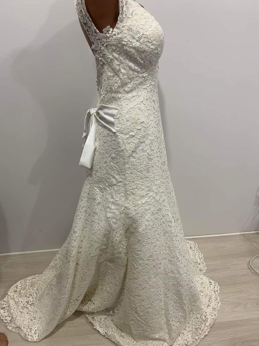 Сукня весільна зі шлейфом