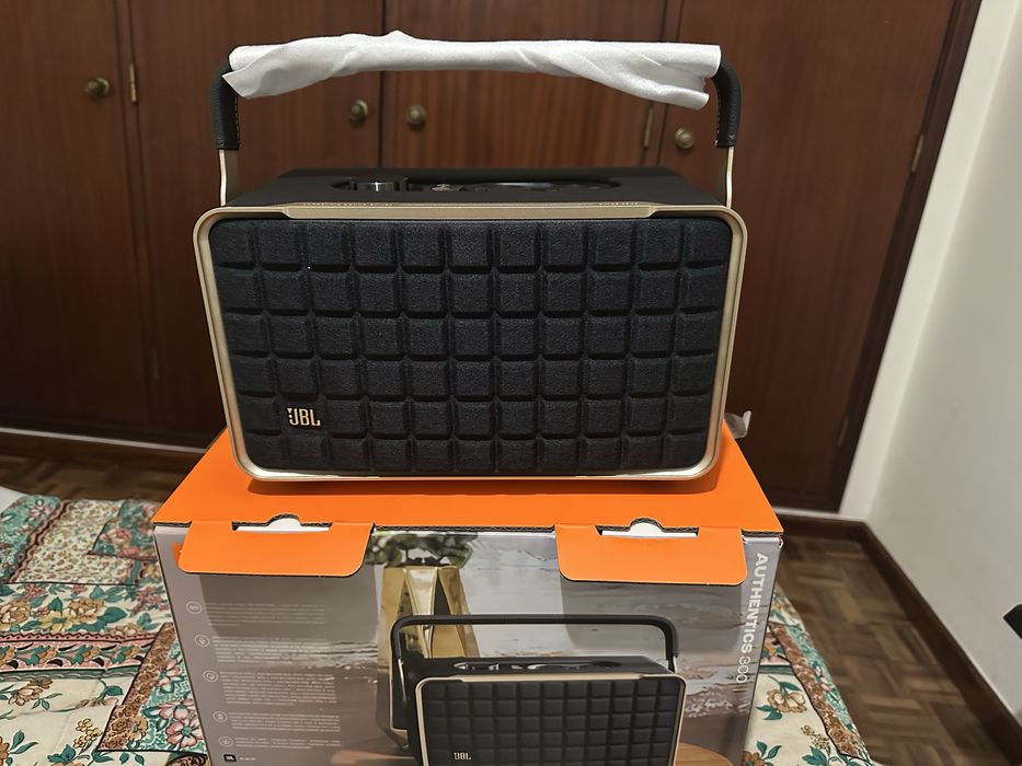 JBL Authentics 30