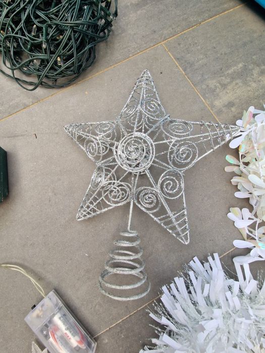 Árvore Natal Leroy Merlin c/ pinhas 1.50m c/ acessorios