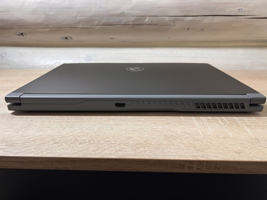 Ноутбук MSI Thin