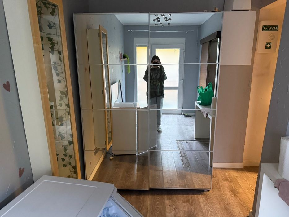 Duza szafa ikea , witryna