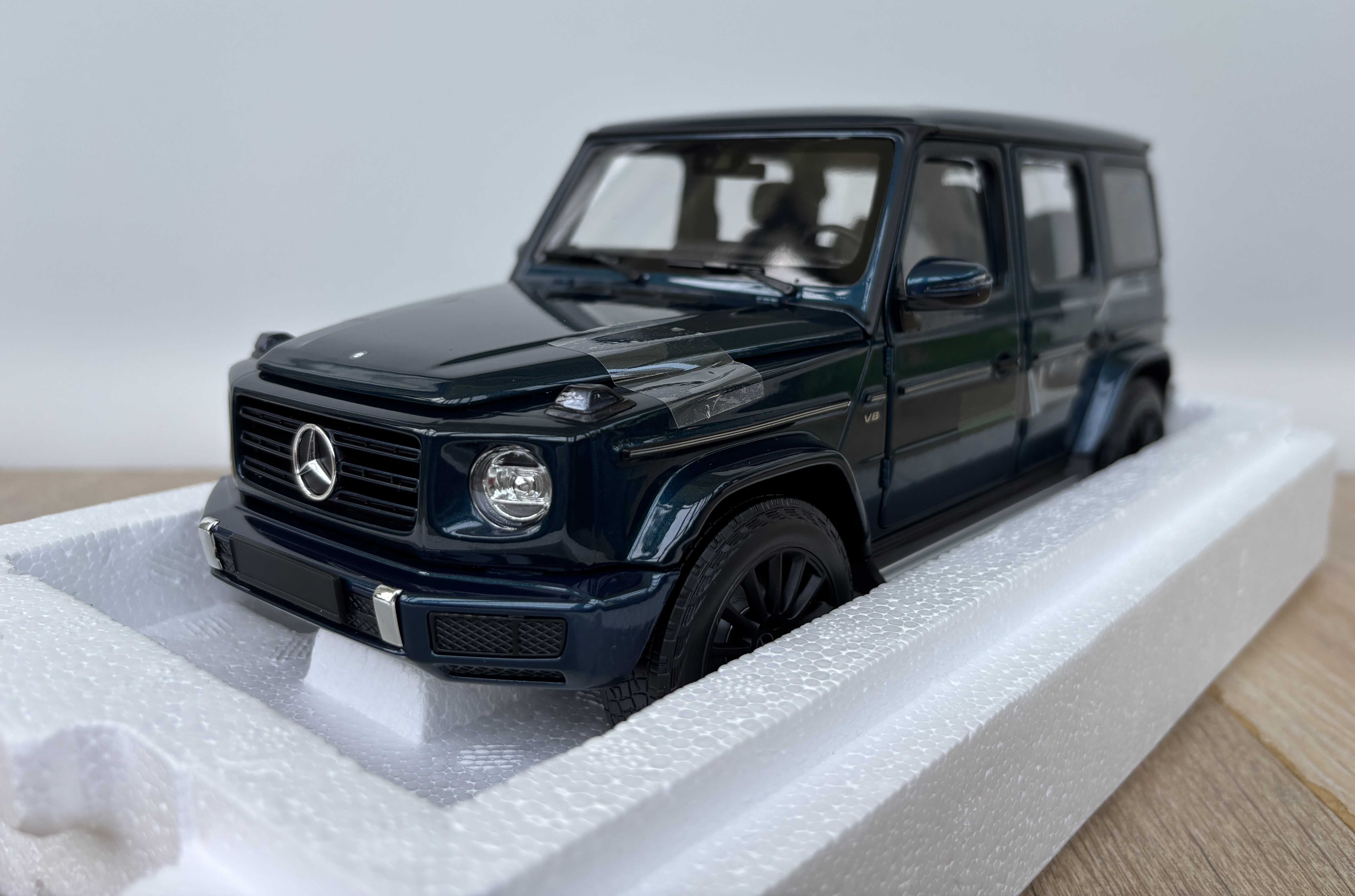 Mercedes-Benz G-Class (W463) 2020 (Blue metallic) Minichamps 1:18