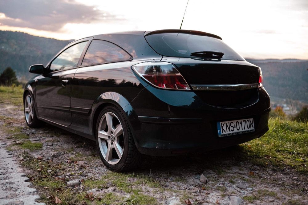 OPEL ASTRA GTC 1.6 Benzyna