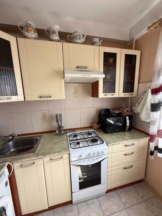 Продам 3-кімнатну квартиру Космос