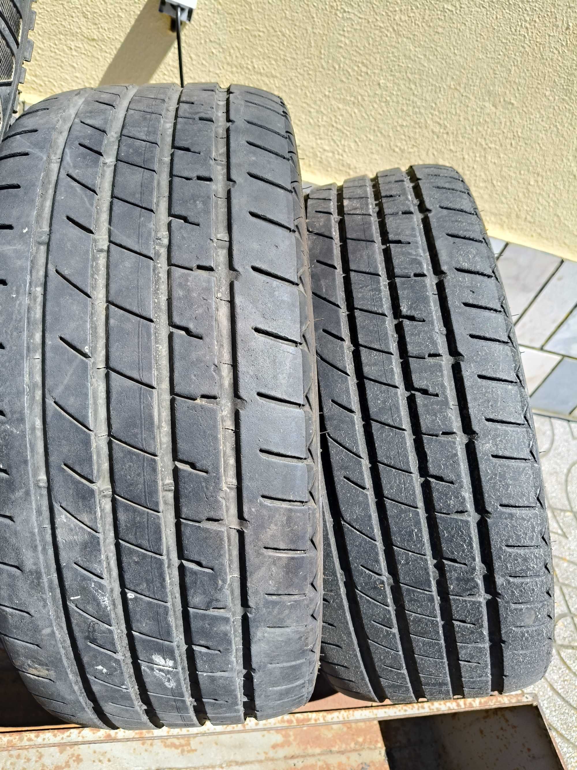 Pneus 225/40 r18