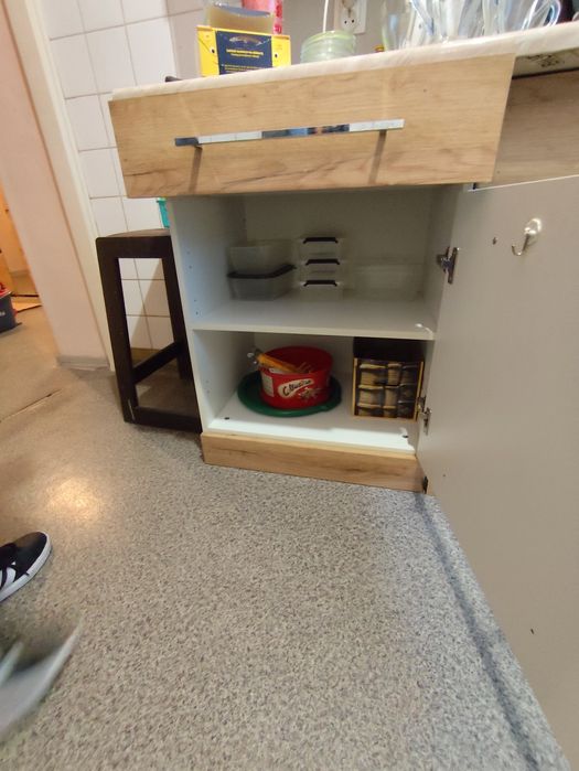 Szafki kuchenne z blatem