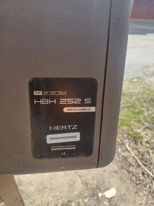 Продам Саббуфер в Машину