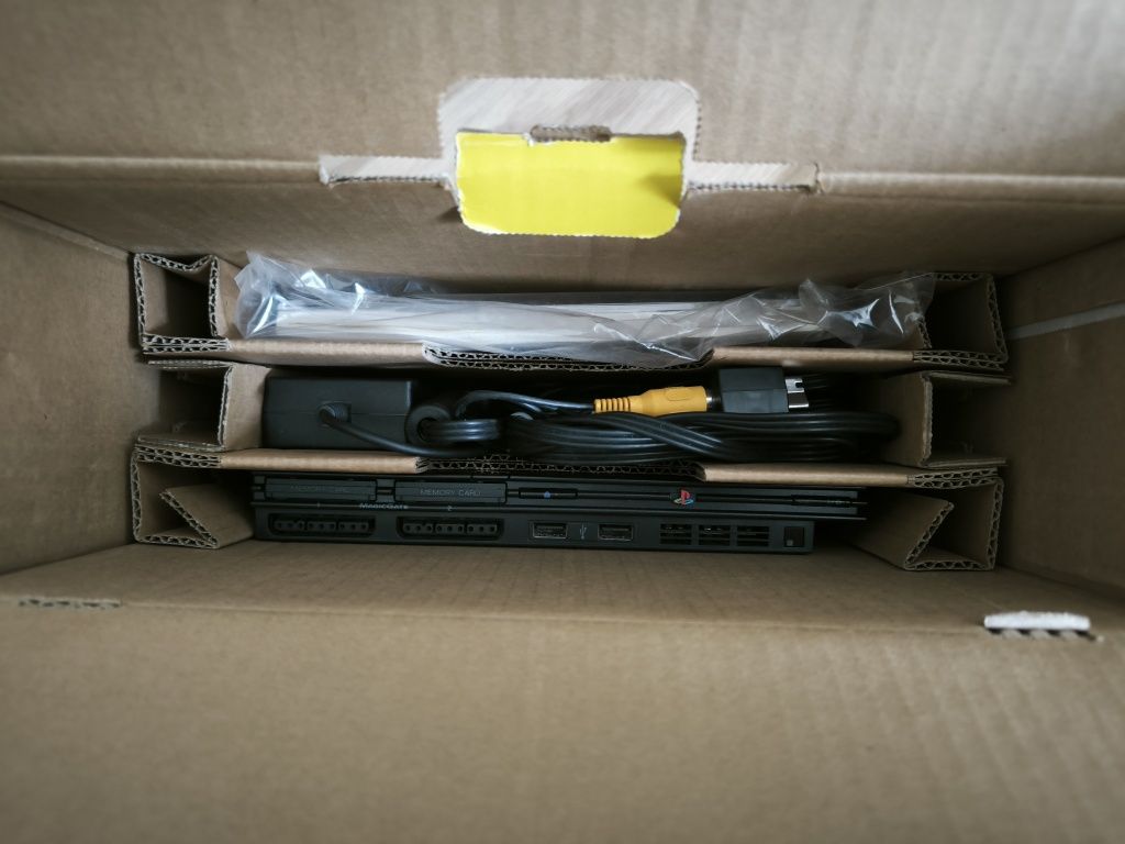 PlayStation 2 Slim 100% completa (Setúbal)