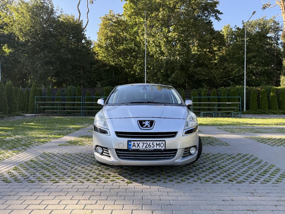 Продам Peugeot 5008 1.6 hdi 2010 дизель