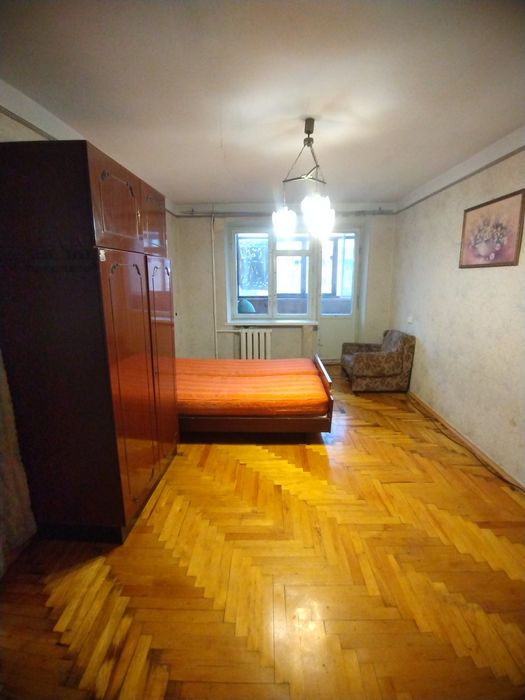 Сдам 2 КВ.по ул.Лахтинская(район кургана)4/5.4000+к.у.