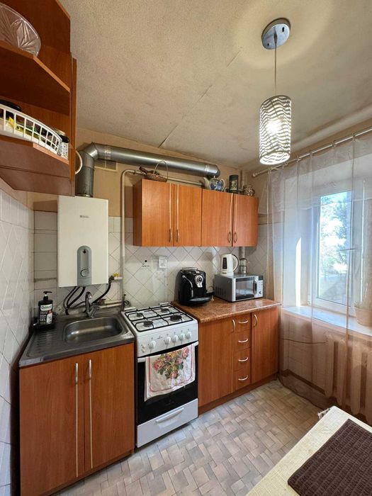 Продам 2 кім.кв. в районі пр. Івана Мазепи