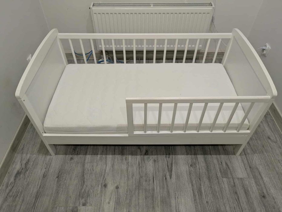 Łóżko dziecięce białe