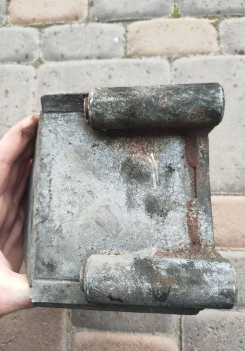 Кронштейн компрессора Рефрижератора Volkswagen Крафтер 2.0, 2.5