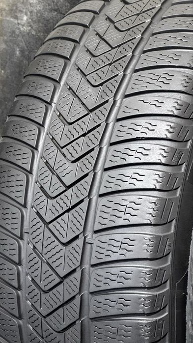 245/45 R18 Pirelli SottoZero3 | Зима | 2шт | XL | MOE RSC | Румунія |