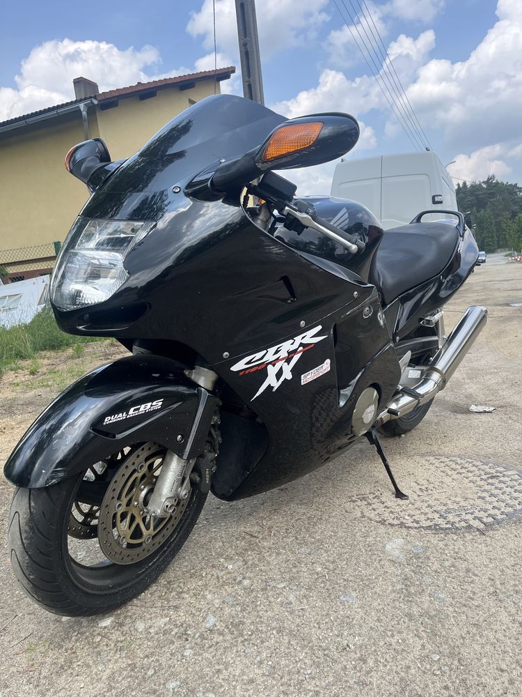 Honda cbr xx 1100 zegary lagi silnik rama owiewki wydechy remus