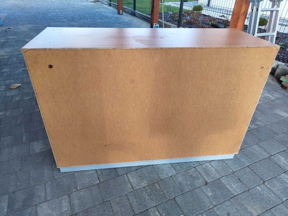 Szafka biurowa / garażowa z zamknięciem na klucz (zasuwana)