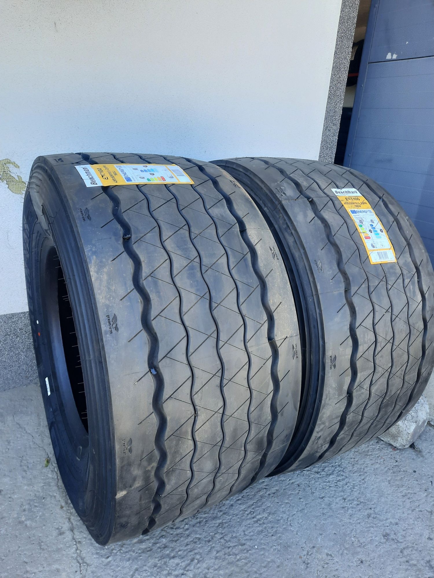 Opony 435/50 R19.5 Benchmark ETT 100