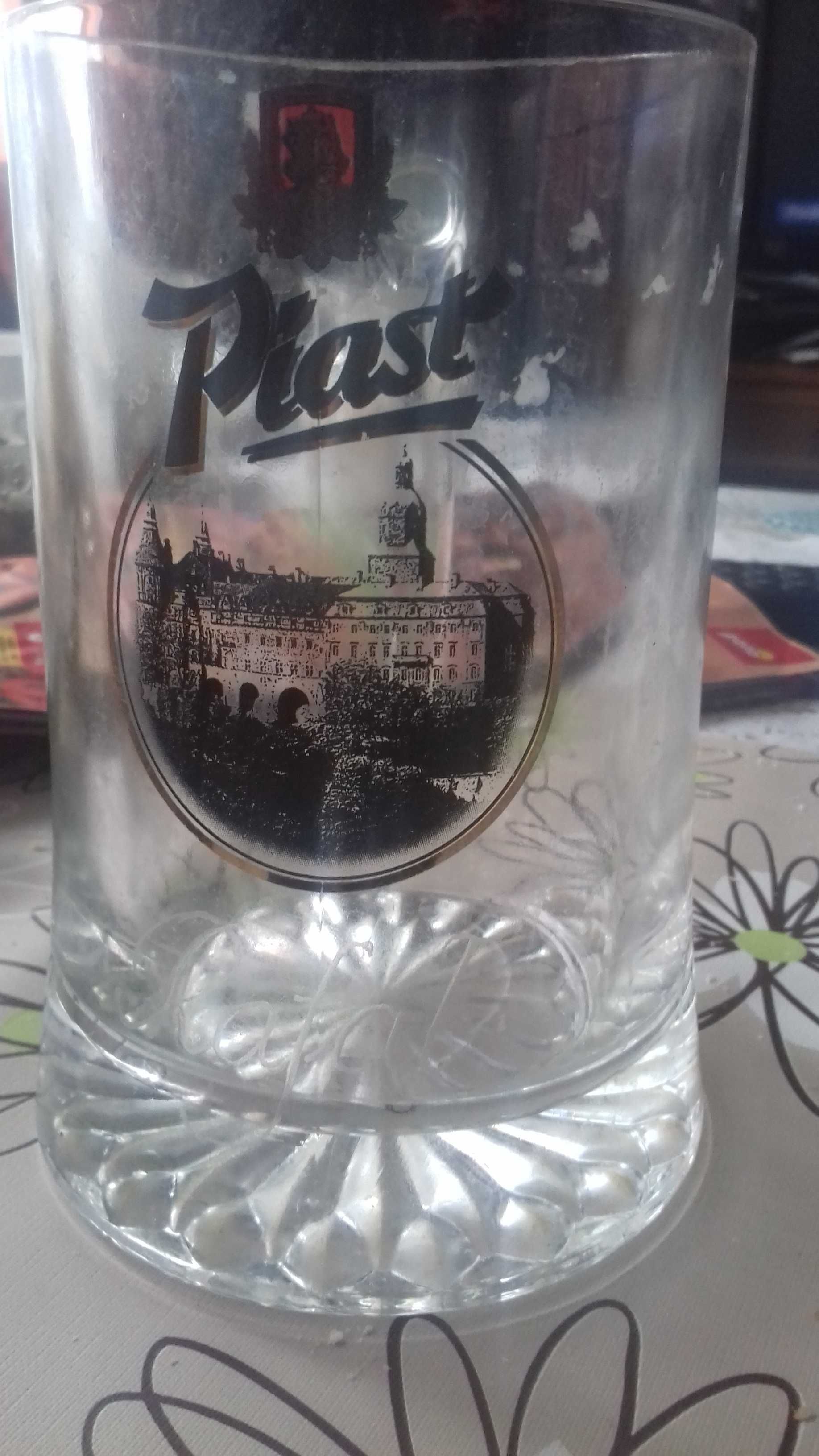 Kufel do piwa z grawerem Rafał z wizerunkiem zamku ksiaż piast