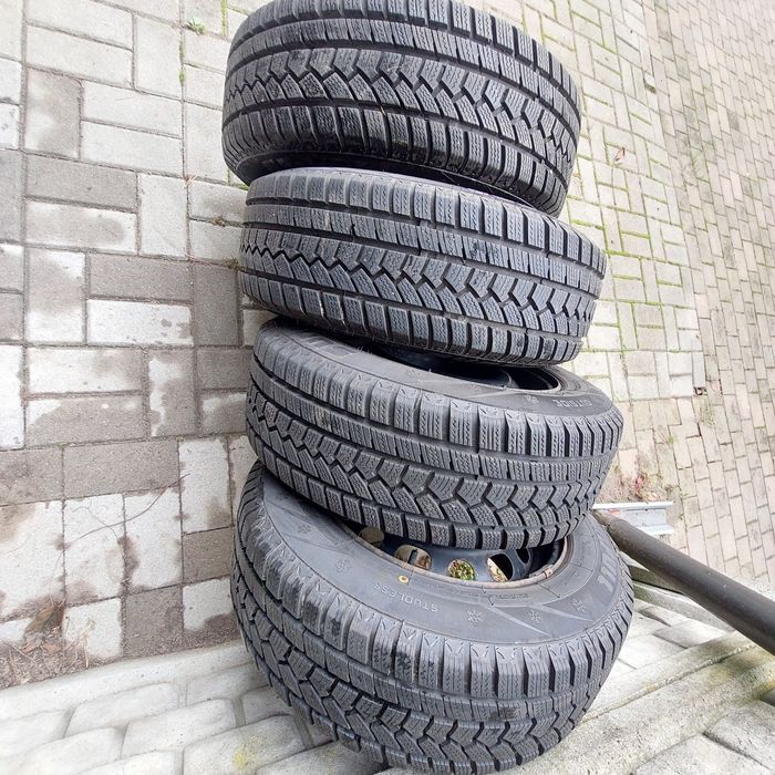 Koła zimowe 215x60xr16/ET32/4x108