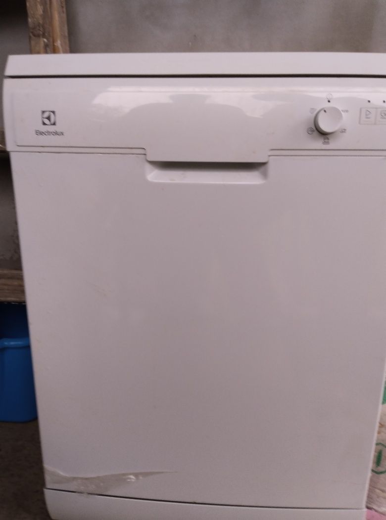 Посудомийна машина Electrolux ESF9526LOW AirDry