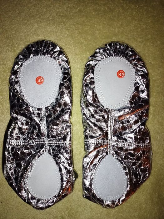 Продам чешки для танцев